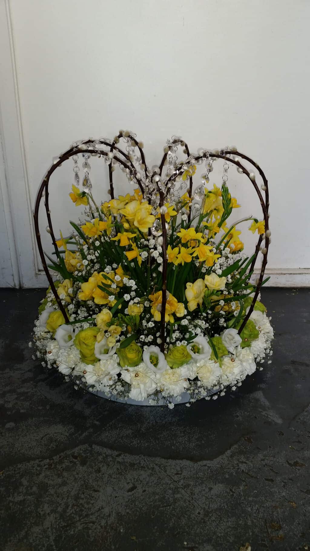 crown-tribute-wild-daisy-florist